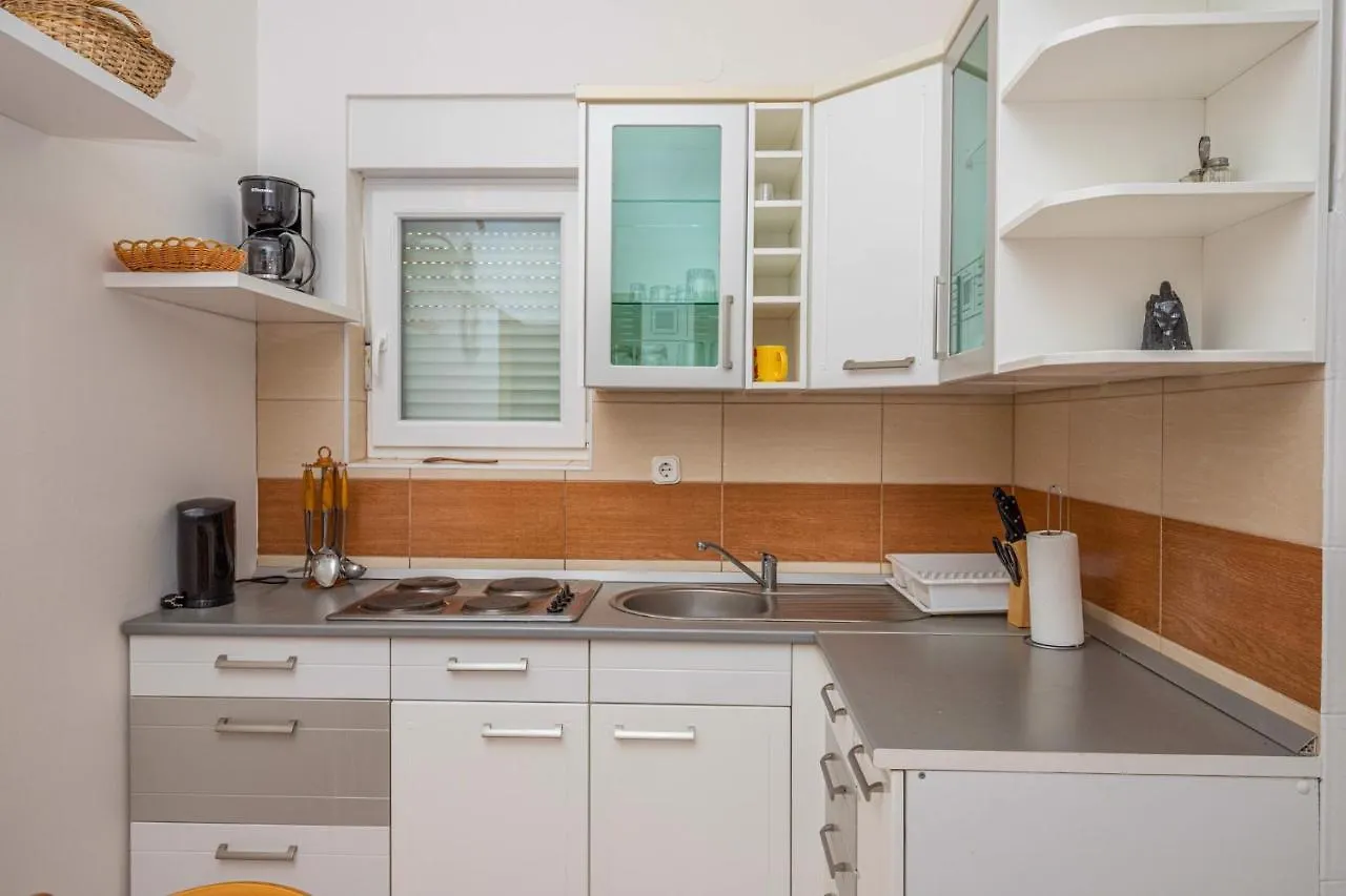 Apartment In Crikvenica 41210