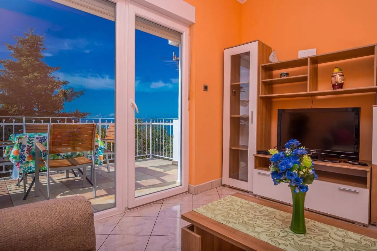 Apartment In Crikvenica 41210
