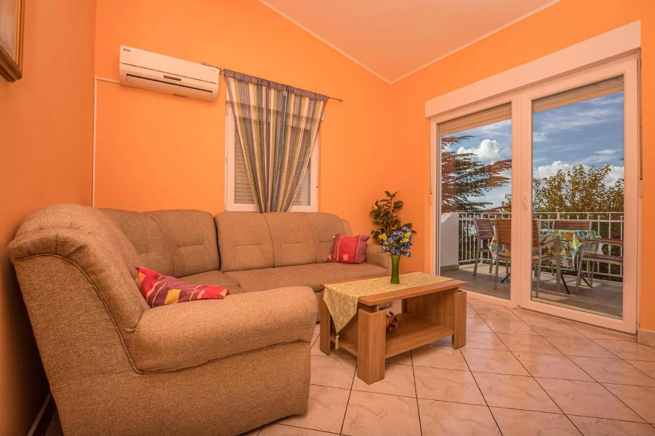 Apartment In Crikvenica 41210